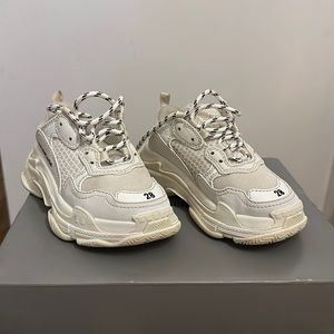 Balenciaga Triple S Sneaker’s Kid’s